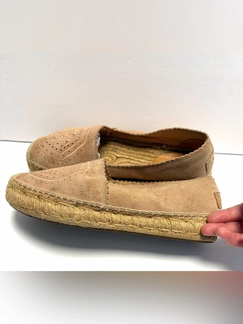 UGG stylish comfortable